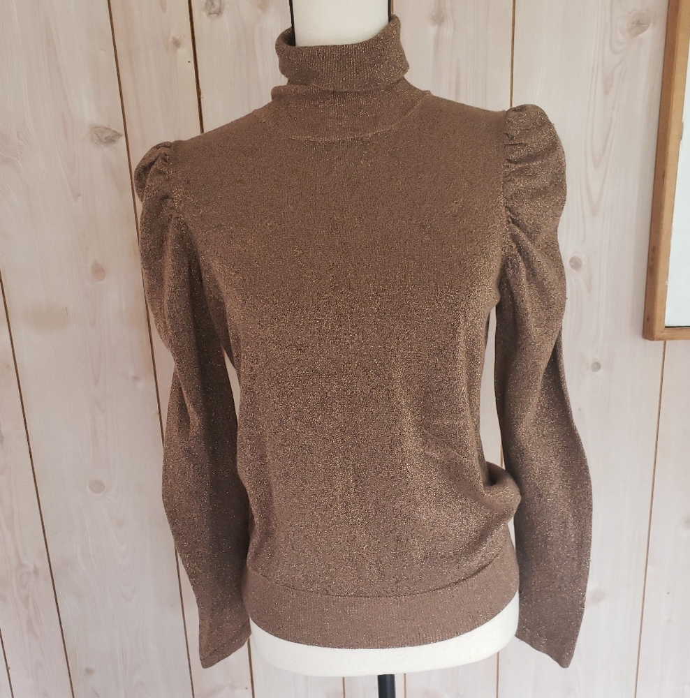 Puff shoulders turtleneck sweater
